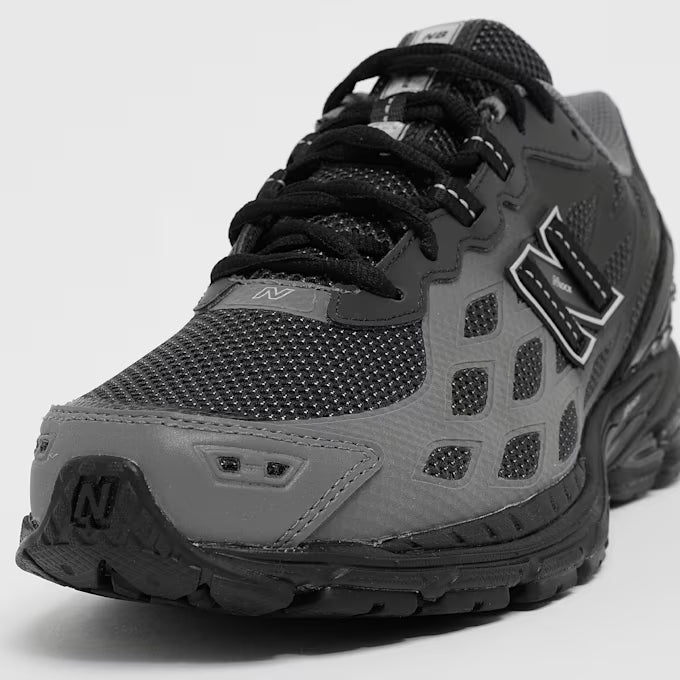 1906 Grau/Schwarz Sneaker