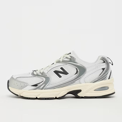 530 Weiß/Silber Sneaker