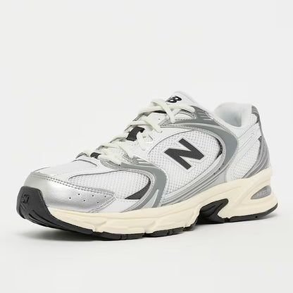 530 Weiß/Silber Sneaker