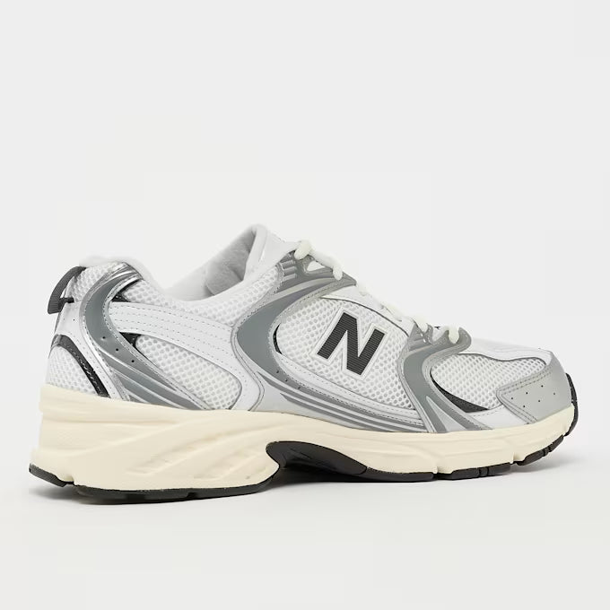 530 Weiß/Silber Sneaker