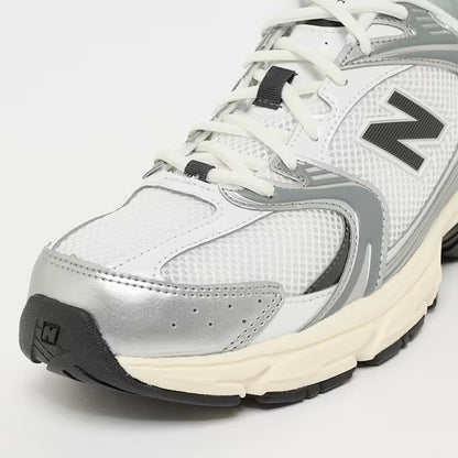530 Weiß/Silber Sneaker