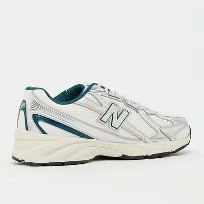 740 Beige/Grün Sneaker
