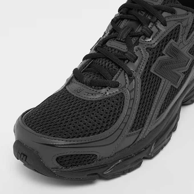 740 schwarz Sneaker