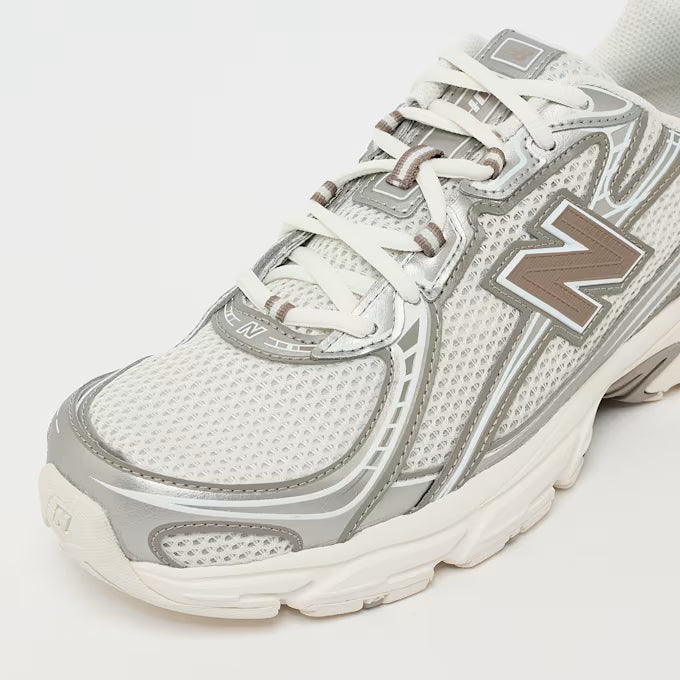 740 Silber/Beige/Weiß Sneaker