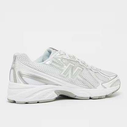 740 Weiß/Silber Sneaker