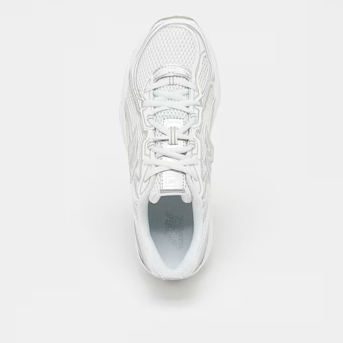 740 Weiß/Silber Sneaker