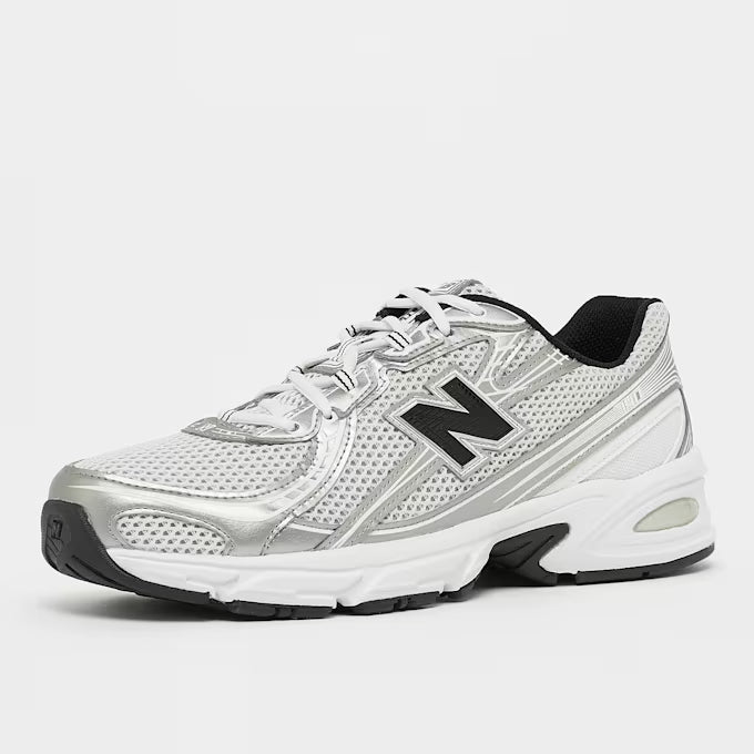 740 Weiß/Silber Sneaker