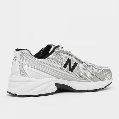 740 Weiß/Silber Sneaker