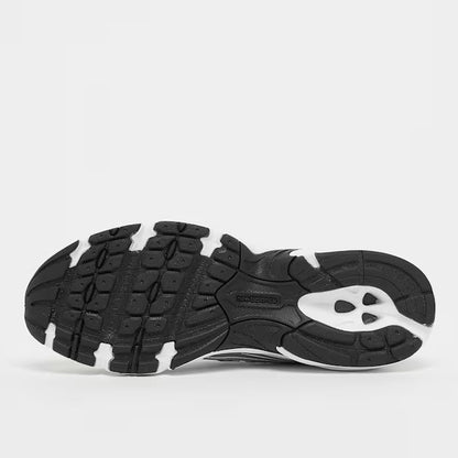 740 Weiß/Silber Sneaker