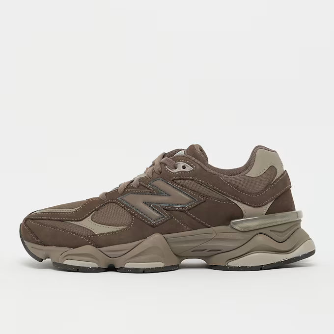 9060 Braun Sneaker