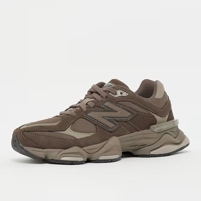 9060 Braun Sneaker