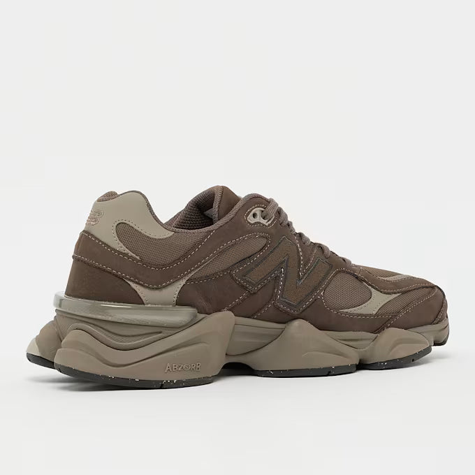 9060 Braun Sneaker