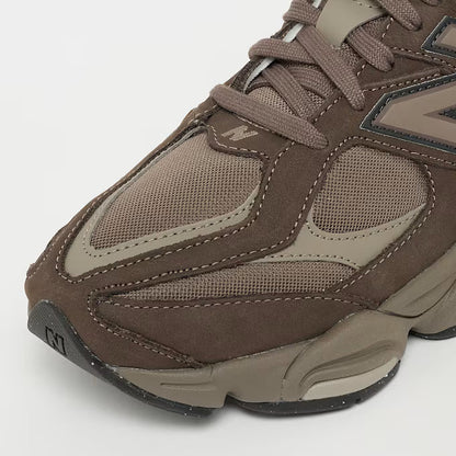 9060 Braun Sneaker