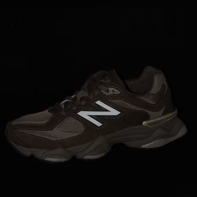9060 Braun Sneaker