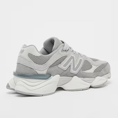 9060 Grau Sneaker