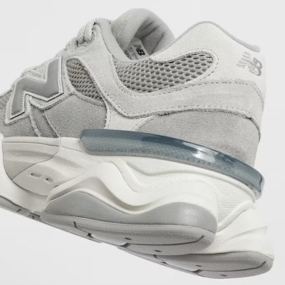 9060 Grau Sneaker