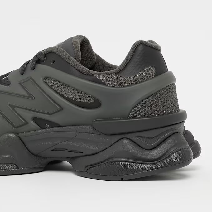 9060 Grau Sneaker