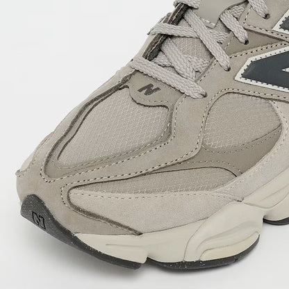 9060 Grau/Beige Sneaker