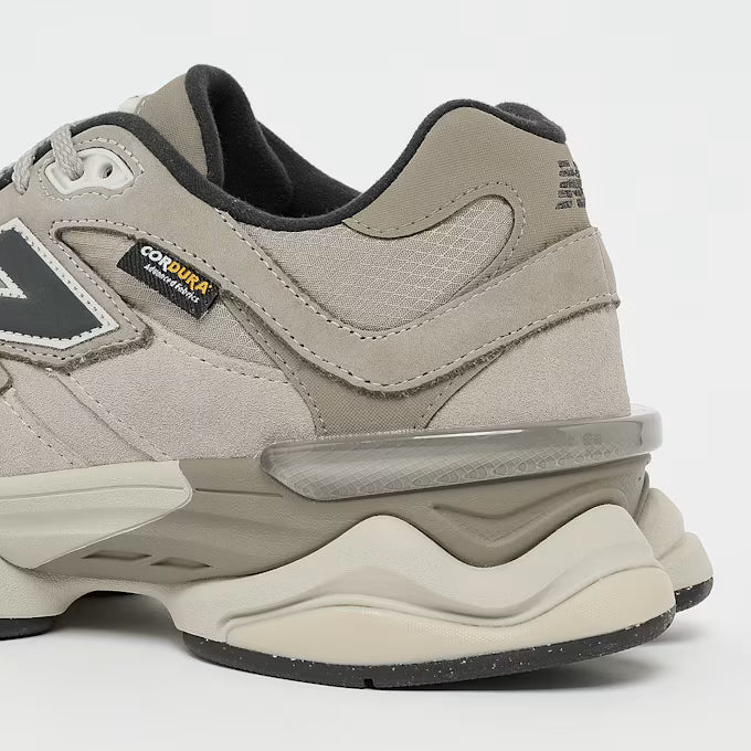 9060 Grau/Beige Sneaker