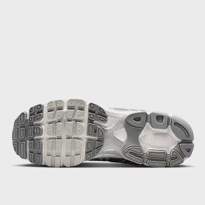 NikeAir Max Moto 2K Herren Grau Sneaker