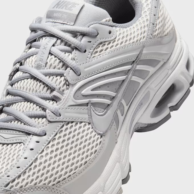 NikeAir Max Moto 2K Herren Grau Sneaker